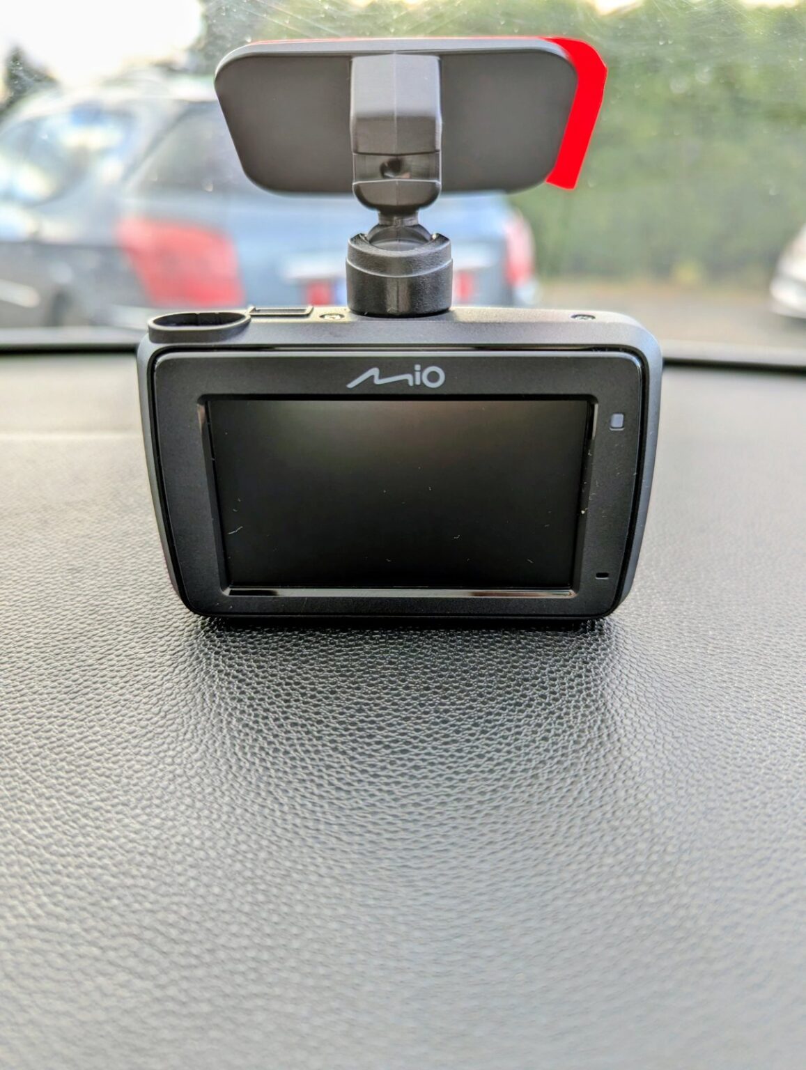 Teraz już żaden parking nam nie straszny - Recenzja wideorejestratora MiVue 803W Pro