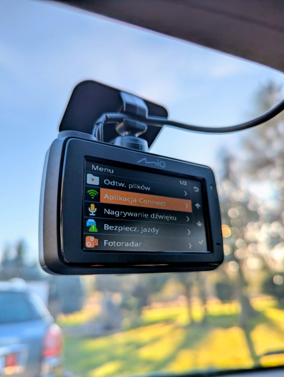 Teraz już żaden parking nam nie straszny - Recenzja wideorejestratora MiVue 803W Pro