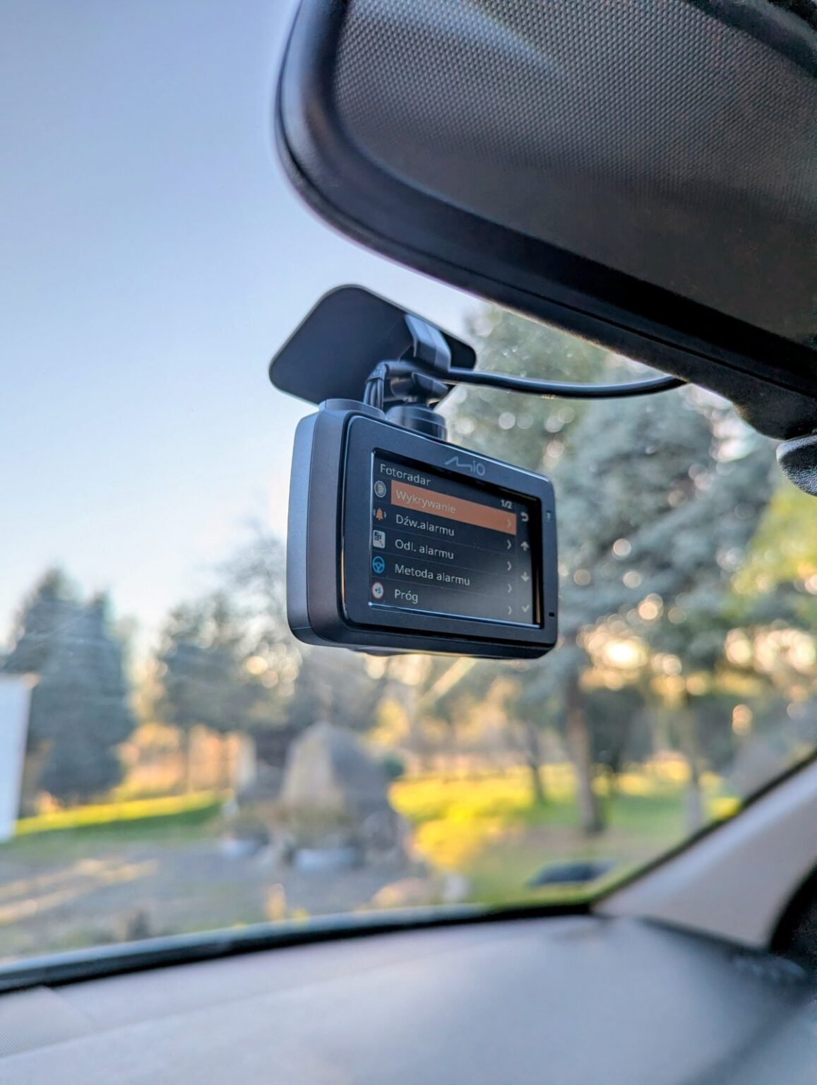 Teraz już żaden parking nam nie straszny - Recenzja wideorejestratora MiVue 803W Pro