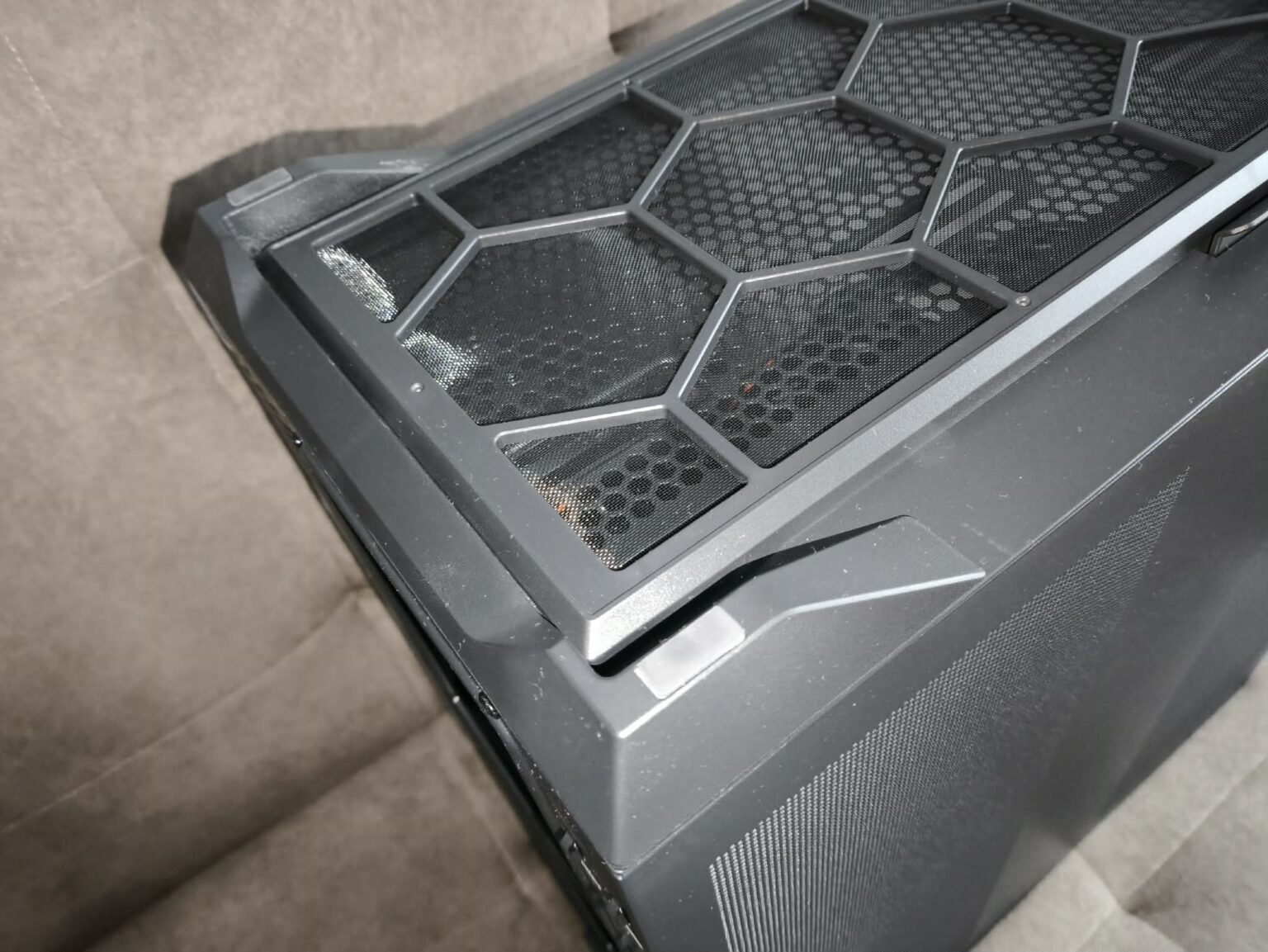 Modecom Volcano Space XL ARGB Full Tower 5F - premierowy test obudowy. Dla tych co lubią skrzynki typu Full-Tower