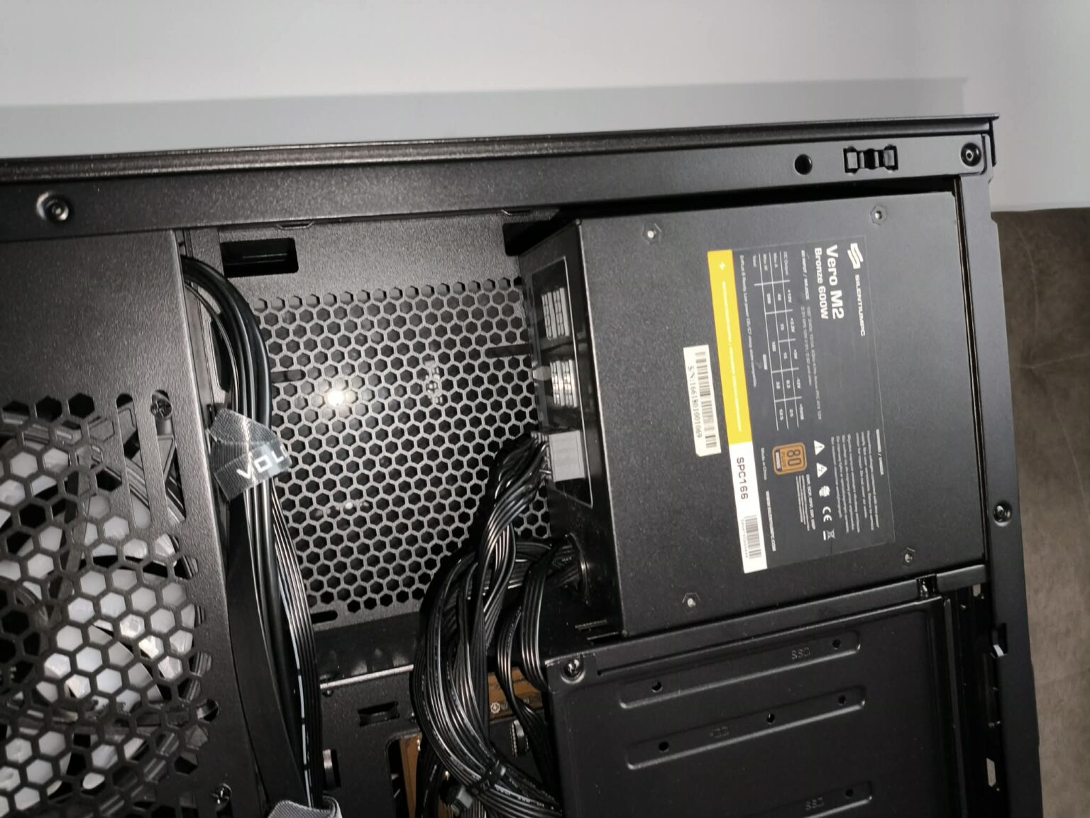 Modecom Volcano Space XL ARGB Full Tower 5F - premierowy test obudowy. Dla tych co lubią skrzynki typu Full-Tower