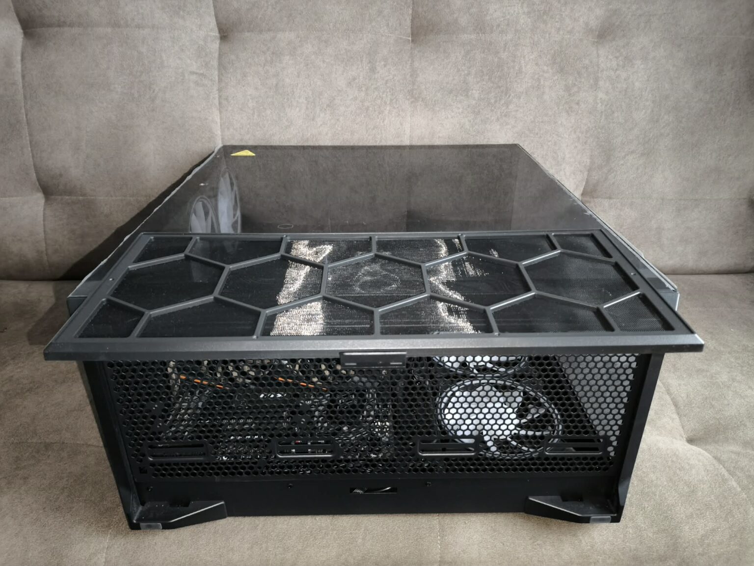 Modecom Volcano Space XL ARGB Full Tower 5F - premierowy test obudowy. Dla tych co lubią skrzynki typu Full-Tower