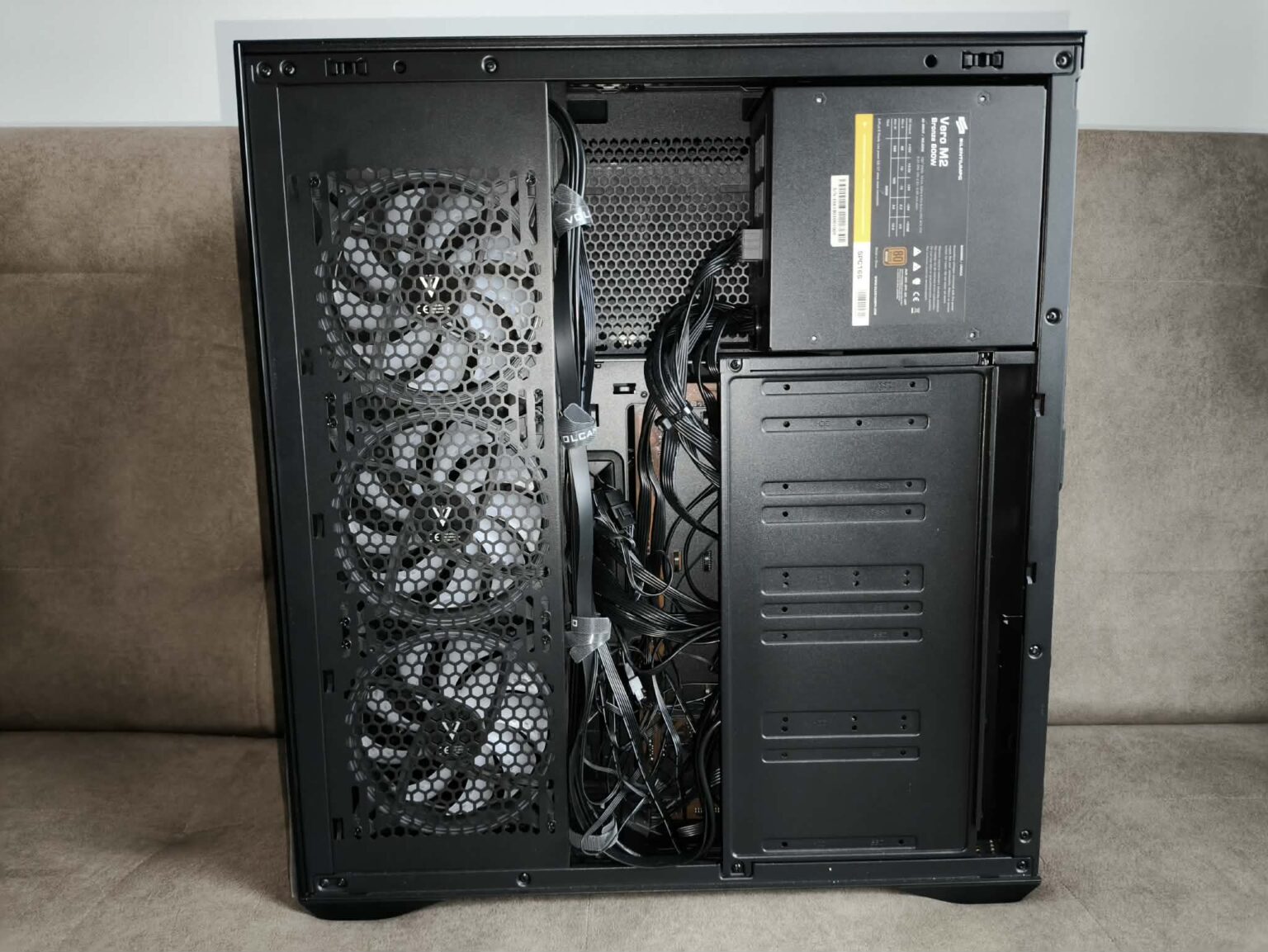 Modecom Volcano Space XL ARGB Full Tower 5F - premierowy test obudowy. Dla tych co lubią skrzynki typu Full-Tower