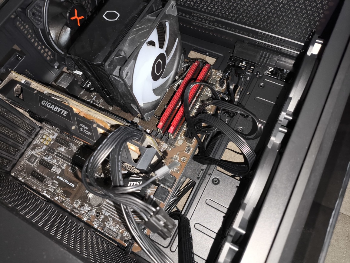 Krux Heko - test obudowy. Ciut za drogo