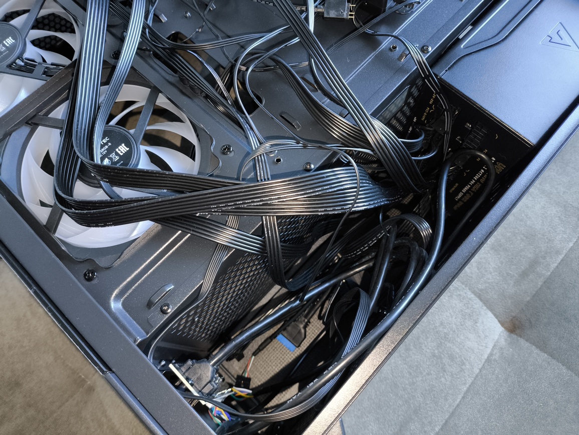 Chieftec Vista - test obudowy. Jest tanio ale nie jest jednocześnie tandetnie