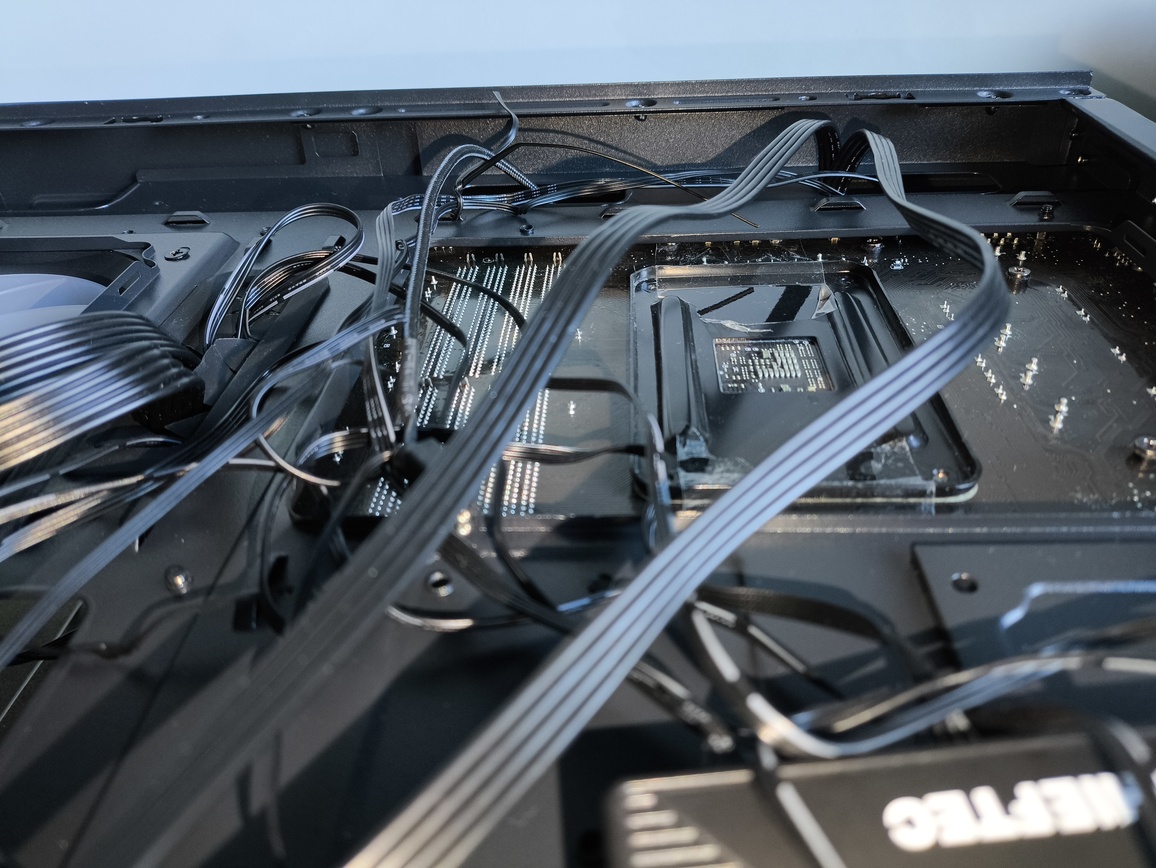 Chieftec Vista - test obudowy. Jest tanio ale nie jest jednocześnie tandetnie