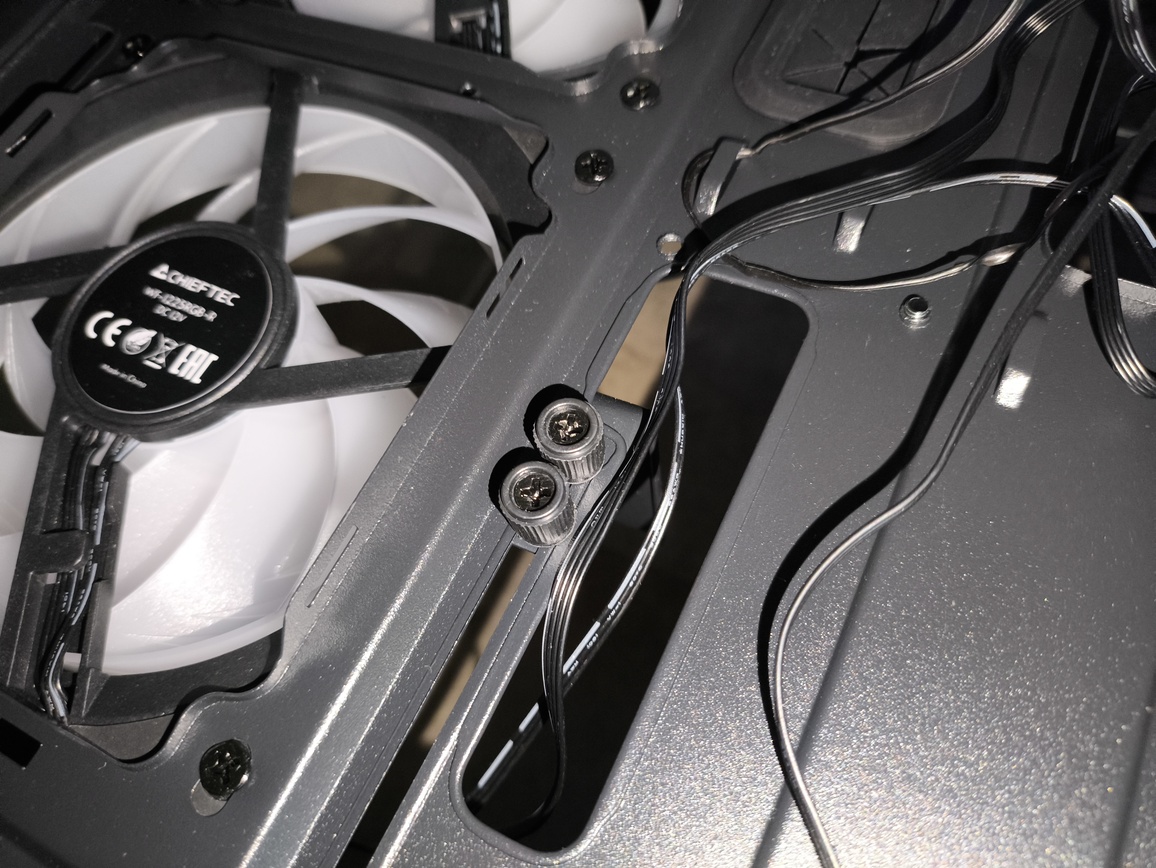 Chieftec Vista - test obudowy. Jest tanio ale nie jest jednocześnie tandetnie