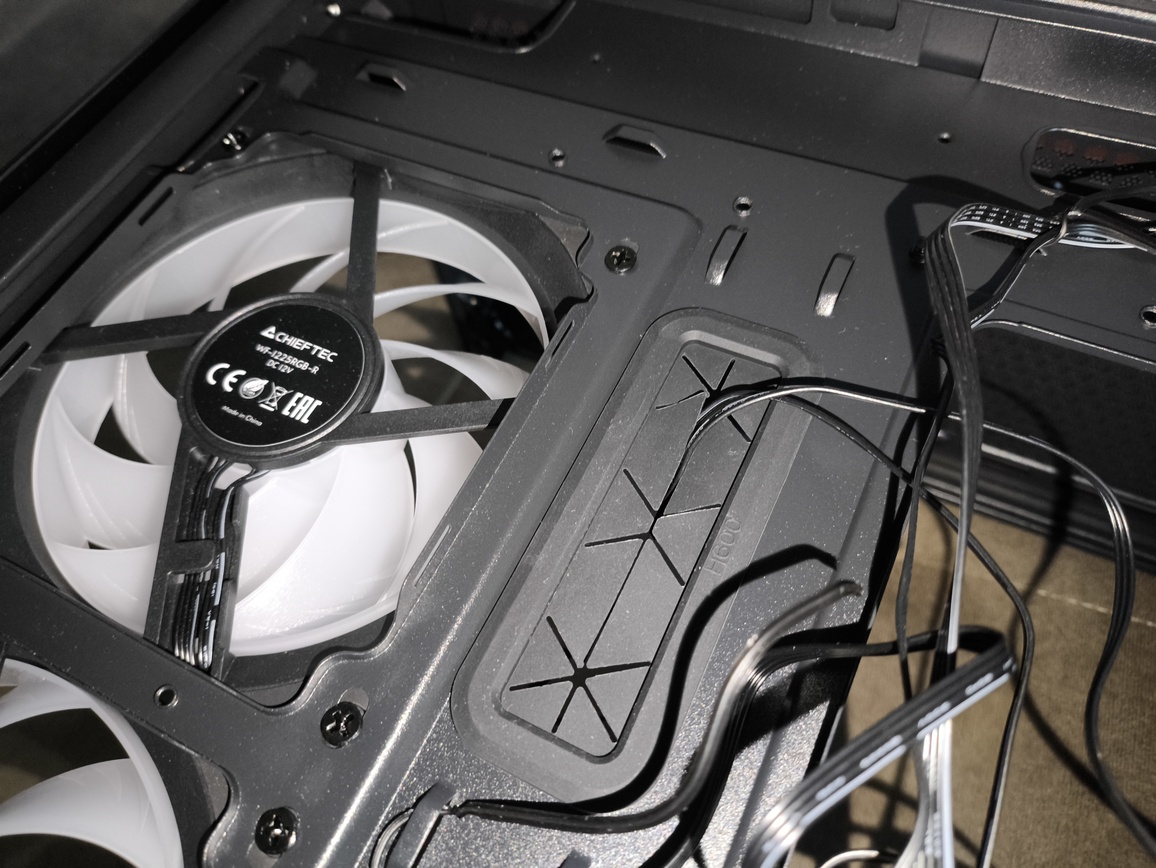 Chieftec Vista - test obudowy. Jest tanio ale nie jest jednocześnie tandetnie