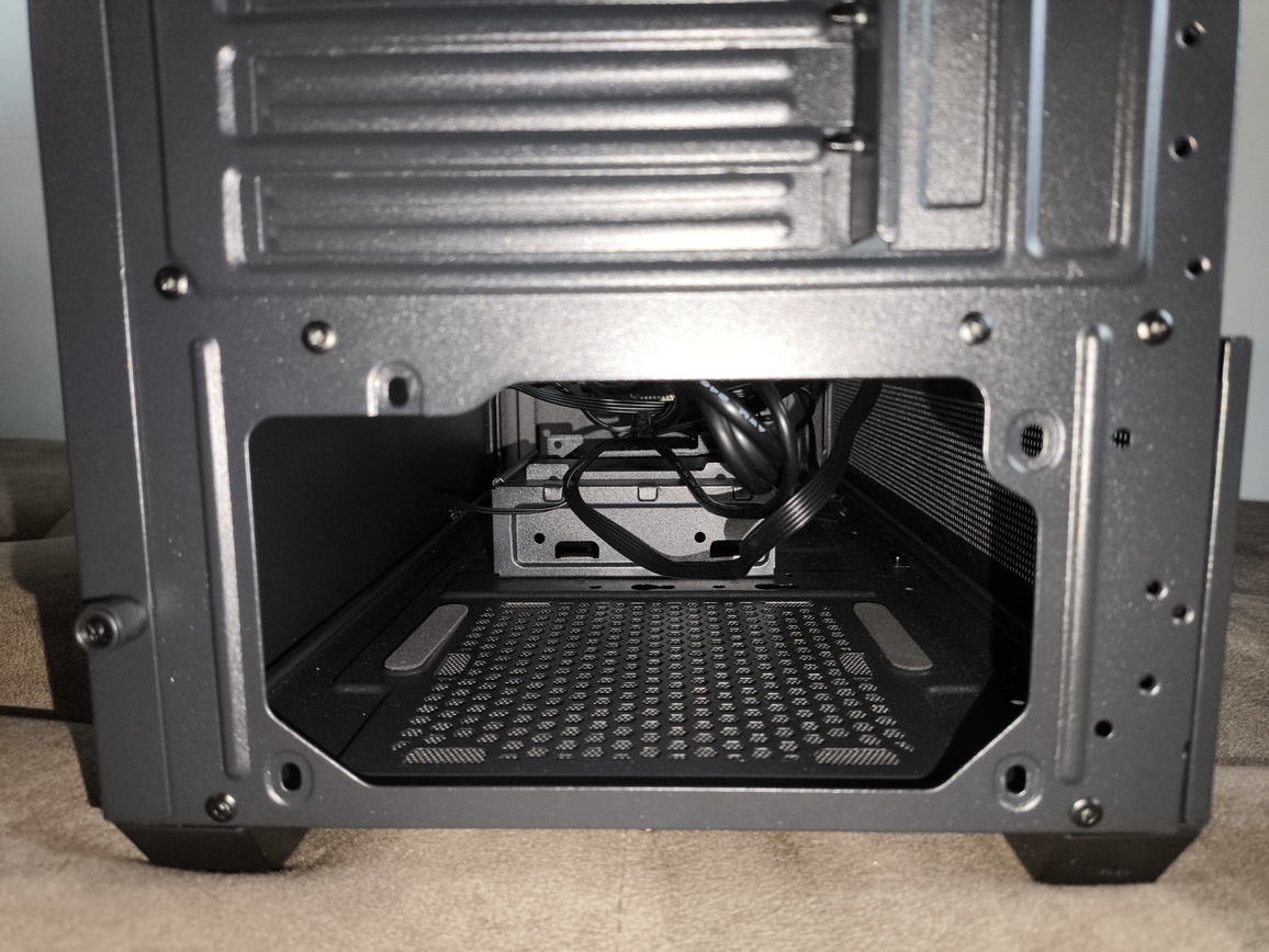 Chieftec Vista - test obudowy. Jest tanio ale nie jest jednocześnie tandetnie