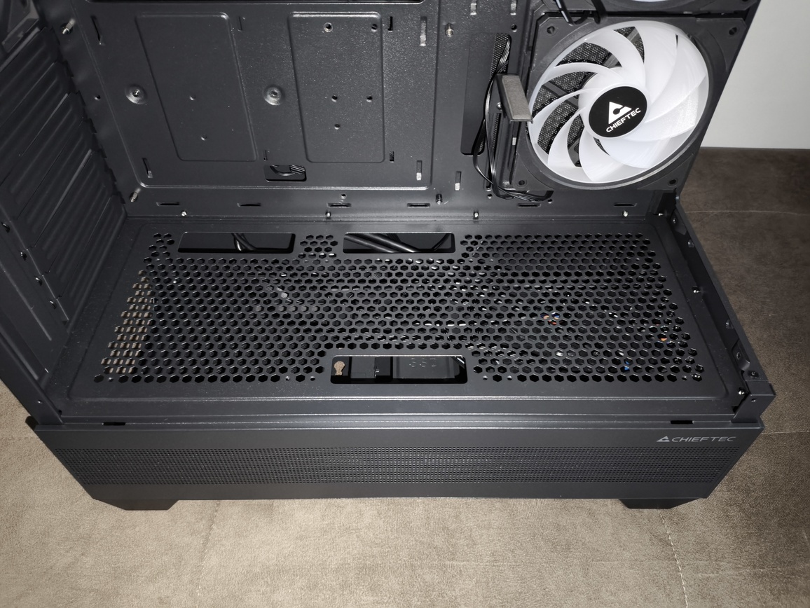 Chieftec Vista - test obudowy. Jest tanio ale nie jest jednocześnie tandetnie