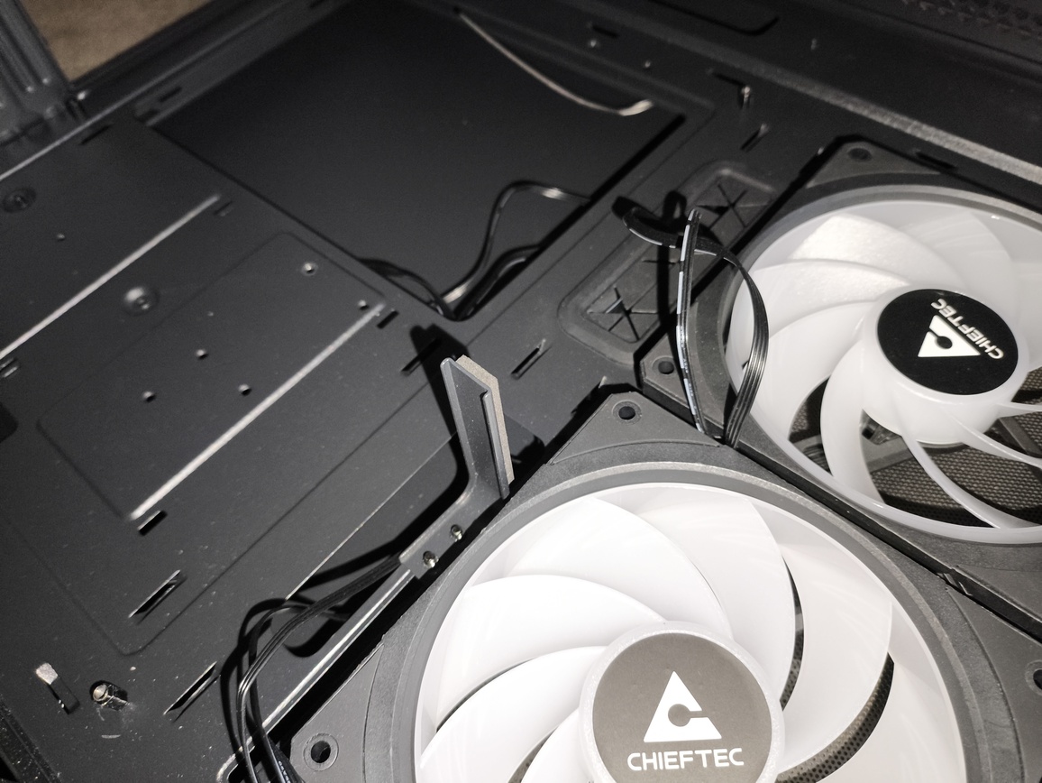 Chieftec Vista - test obudowy. Jest tanio ale nie jest jednocześnie tandetnie