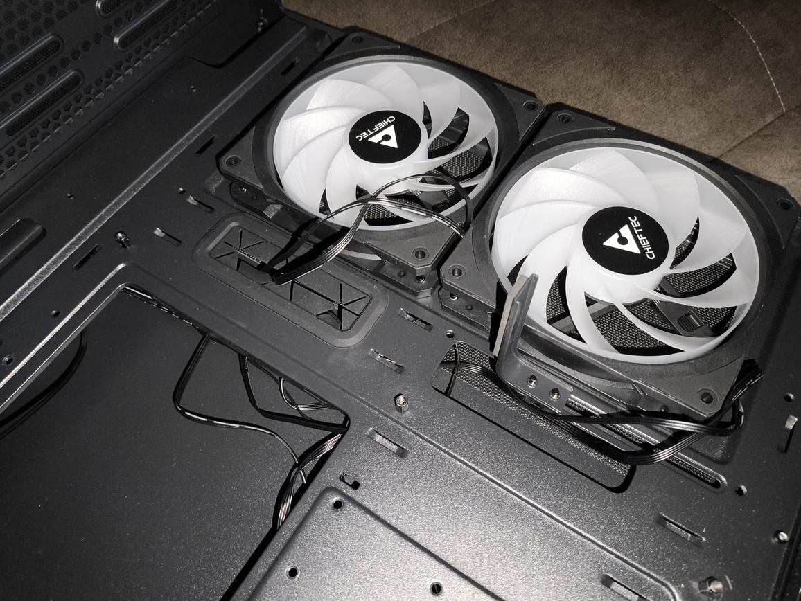 Chieftec Vista - test obudowy. Jest tanio ale nie jest jednocześnie tandetnie