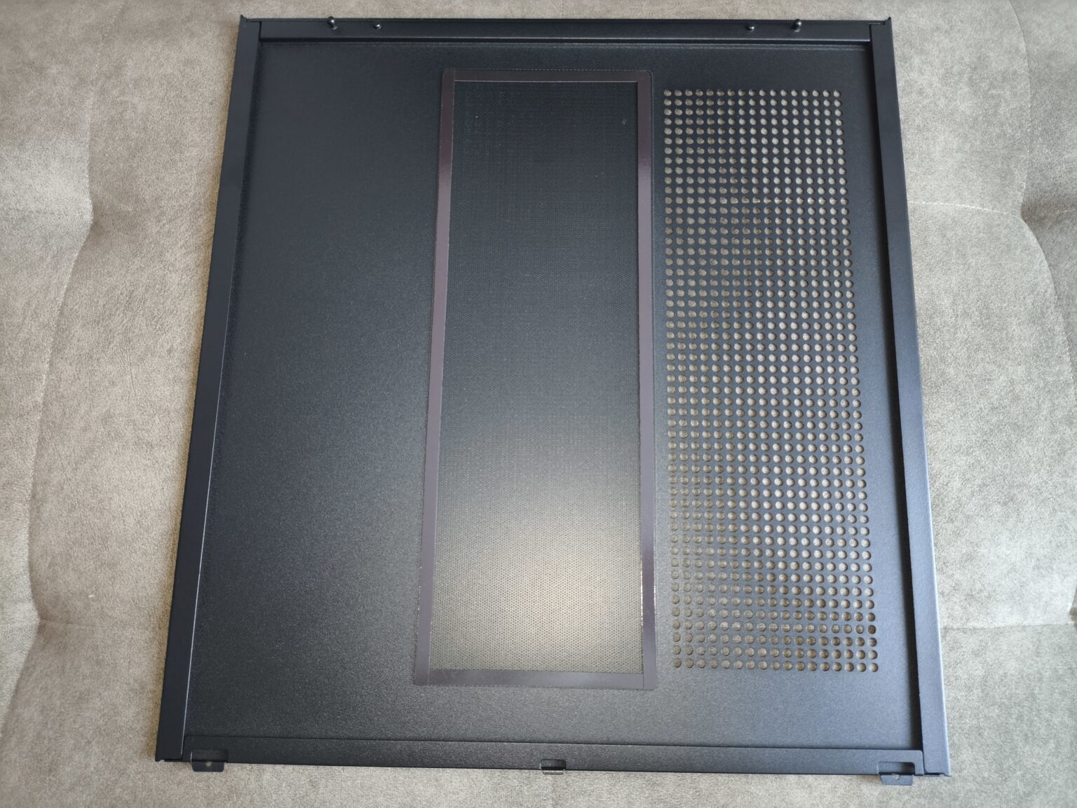 Modecom Volcano Stellar Plus ARGB Midi 8F Black - test obudowy w nowej wersji. Propozycja dla fanów rozbudowanego podświetlenia ARGB i większej ilości miejsca we wnętrzu