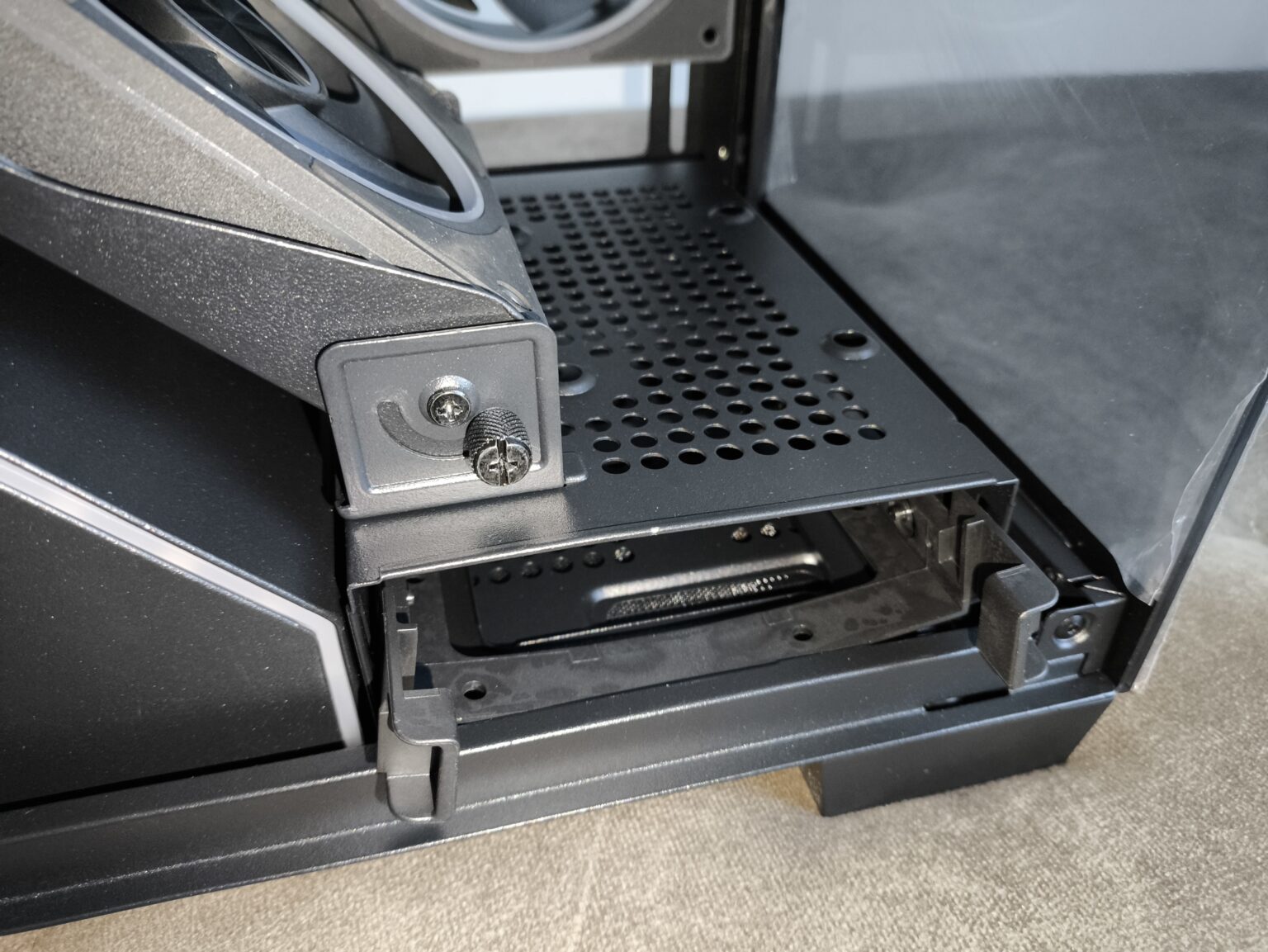 Modecom Volcano Stellar Plus ARGB Midi 8F Black - test obudowy w nowej wersji. Propozycja dla fanów rozbudowanego podświetlenia ARGB i większej ilości miejsca we wnętrzu