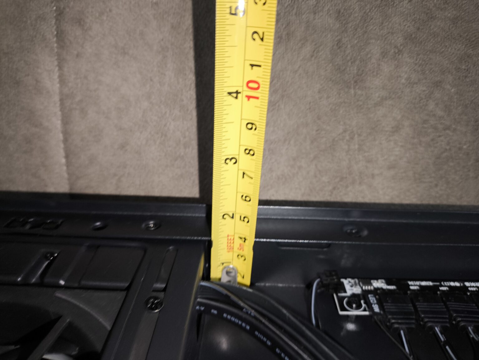 Modecom Volcano Stellar Plus ARGB Midi 8F Black - test obudowy w nowej wersji. Propozycja dla fanów rozbudowanego podświetlenia ARGB i większej ilości miejsca we wnętrzu