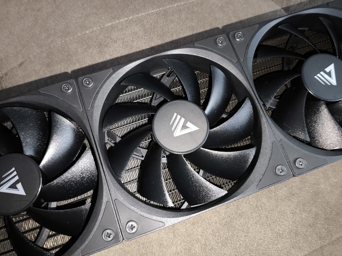 Savio NOX 360 mm - test chłodzenia AIO. Wydajniejsze niż sądziłem, a do tego dostępne w naprawdę dobrej cenie zakupu