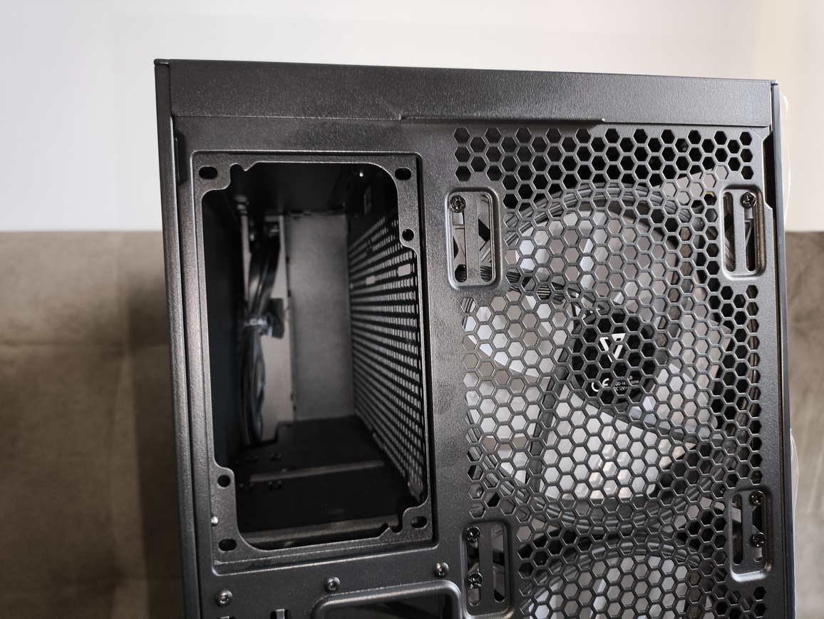 Modecom Volcano Space XL ARGB Full Tower 5F - premierowy test obudowy. Dla tych co lubią skrzynki typu Full-Tower