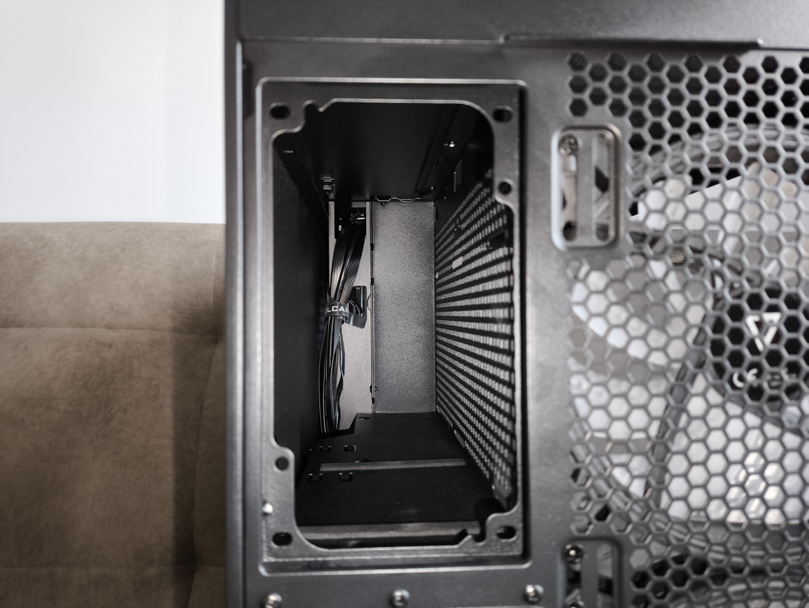 Modecom Volcano Space XL ARGB Full Tower 5F - premierowy test obudowy. Dla tych co lubią skrzynki typu Full-Tower