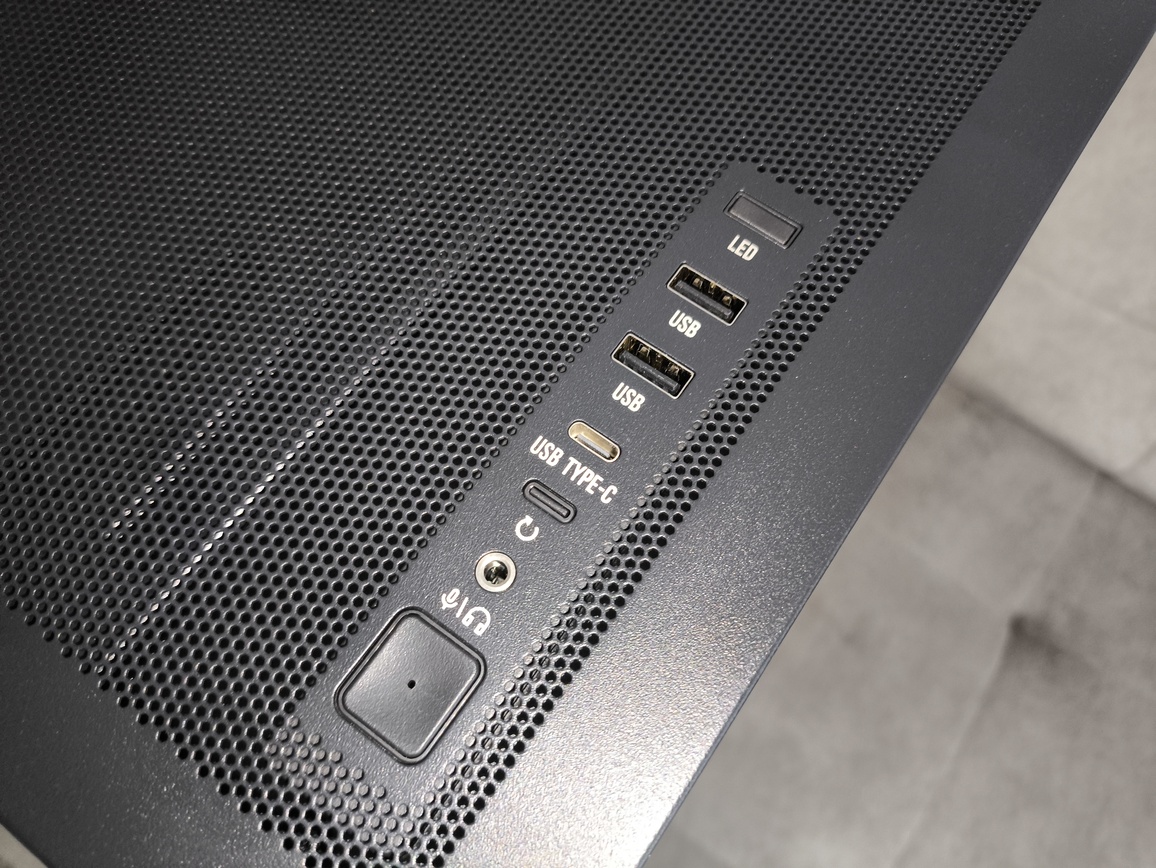 Modecom Volcano Space XL ARGB Full Tower 5F - premierowy test obudowy. Dla tych co lubią skrzynki typu Full-Tower