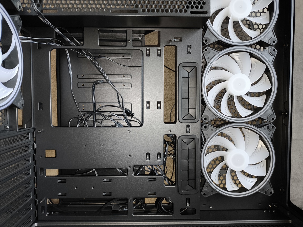 Modecom Volcano Space XL ARGB Full Tower 5F - premierowy test obudowy. Dla tych co lubią skrzynki typu Full-Tower