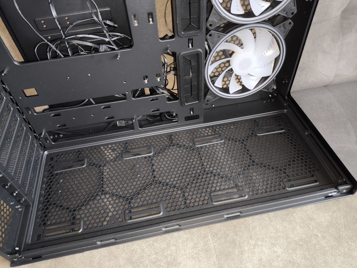 Modecom Volcano Space XL ARGB Full Tower 5F - premierowy test obudowy. Dla tych co lubią skrzynki typu Full-Tower