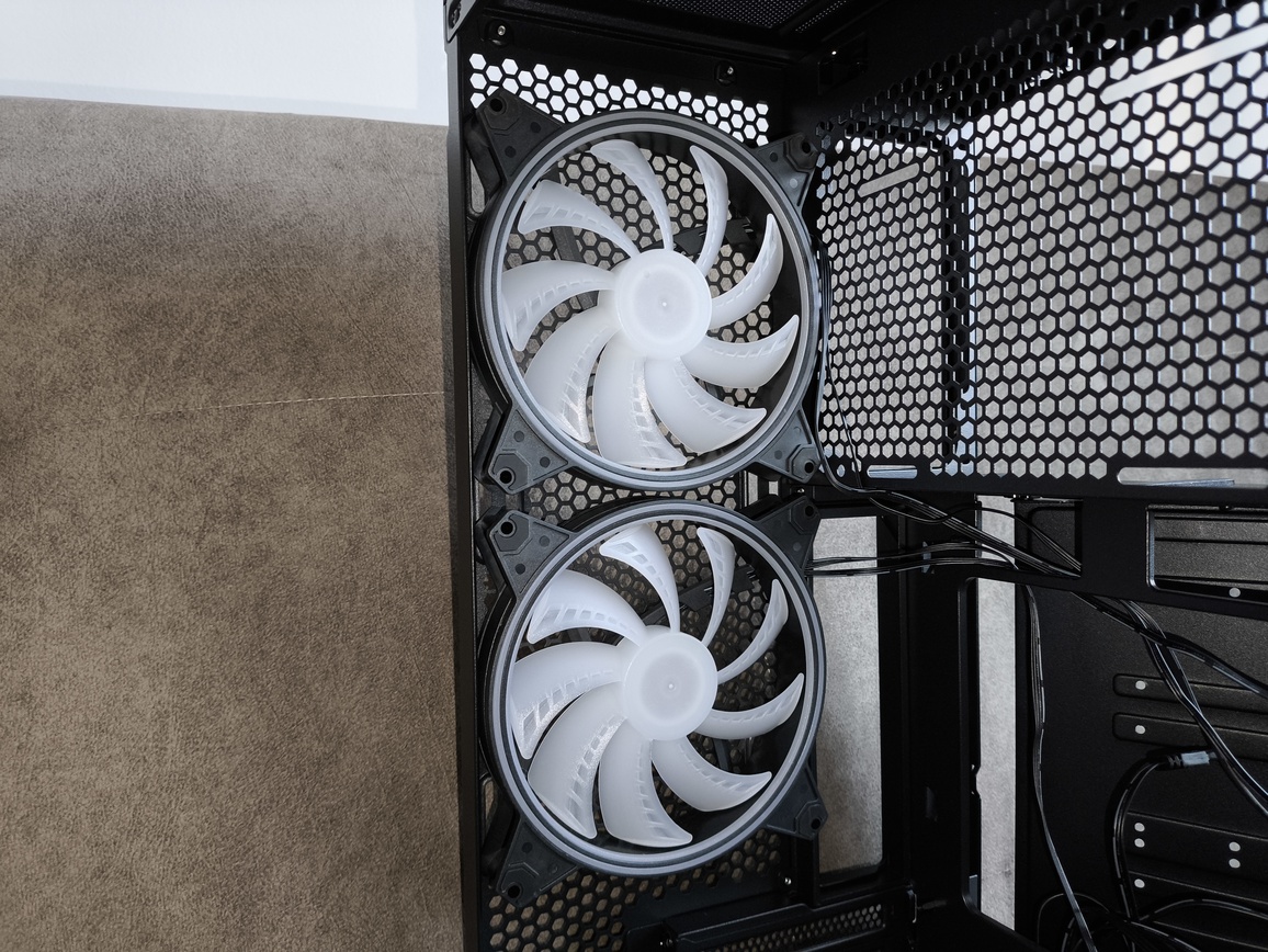 Modecom Volcano Space XL ARGB Full Tower 5F - premierowy test obudowy. Dla tych co lubią skrzynki typu Full-Tower