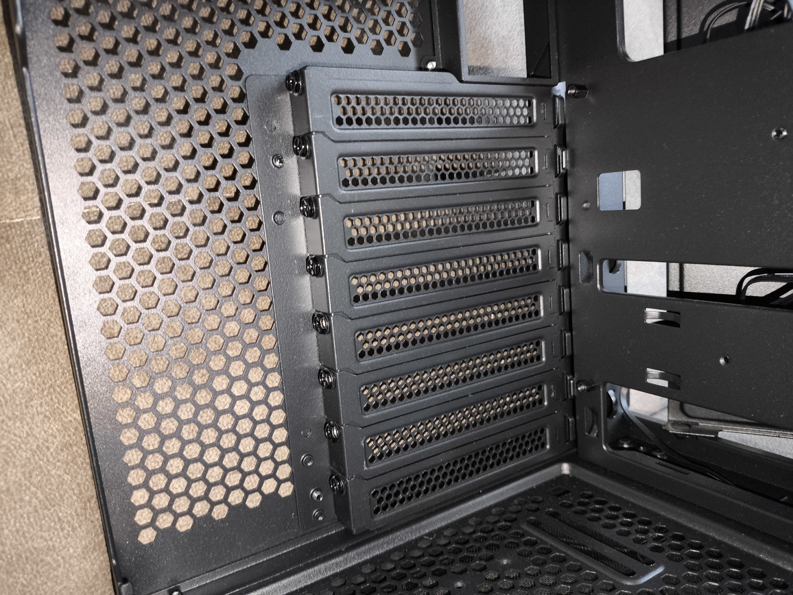 Modecom Volcano Space XL ARGB Full Tower 5F - premierowy test obudowy. Dla tych co lubią skrzynki typu Full-Tower