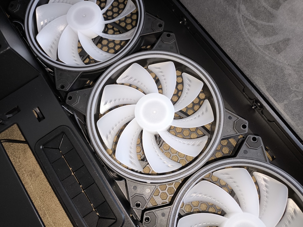 Modecom Volcano Space XL ARGB Full Tower 5F - premierowy test obudowy. Dla tych co lubią skrzynki typu Full-Tower