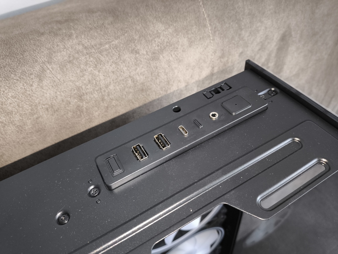 Modecom Volcano Space XL ARGB Full Tower 5F - premierowy test obudowy. Dla tych co lubią skrzynki typu Full-Tower