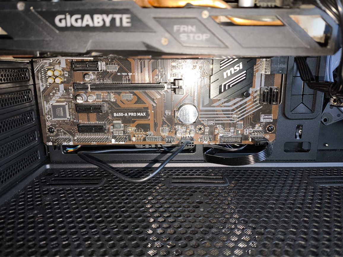 Modecom Volcano Space XL ARGB Full Tower 5F - premierowy test obudowy. Dla tych co lubią skrzynki typu Full-Tower