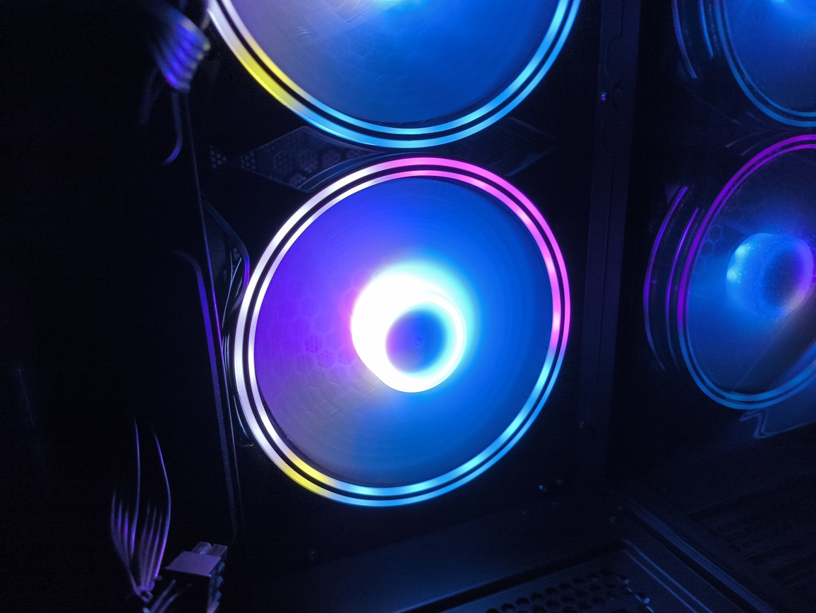 Modecom Volcano Space XL ARGB Full Tower 5F - premierowy test obudowy. Dla tych co lubią skrzynki typu Full-Tower