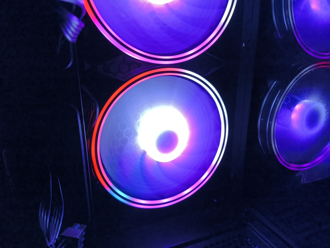 Modecom Volcano Space XL ARGB Full Tower 5F - premierowy test obudowy. Dla tych co lubią skrzynki typu Full-Tower