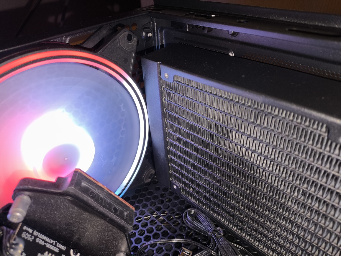 Modecom Volcano Space XL ARGB Full Tower 5F - premierowy test obudowy. Dla tych co lubią skrzynki typu Full-Tower