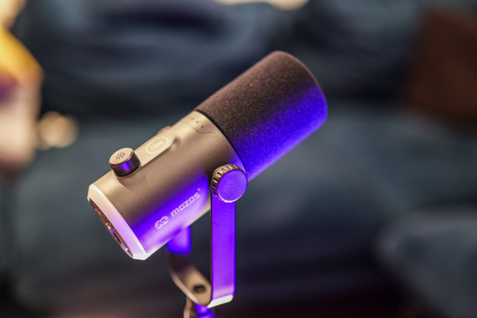 Kompaktowy mikrofon studyjny w dobrej cenie - Recenzja Mozos GM-ONE-BK