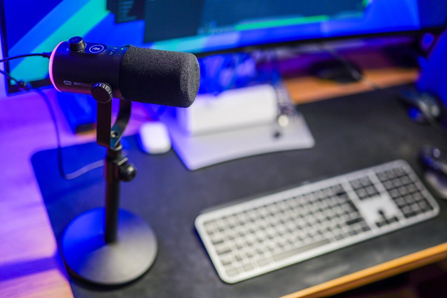 Kompaktowy mikrofon studyjny w dobrej cenie - Recenzja Mozos GM-ONE-BK