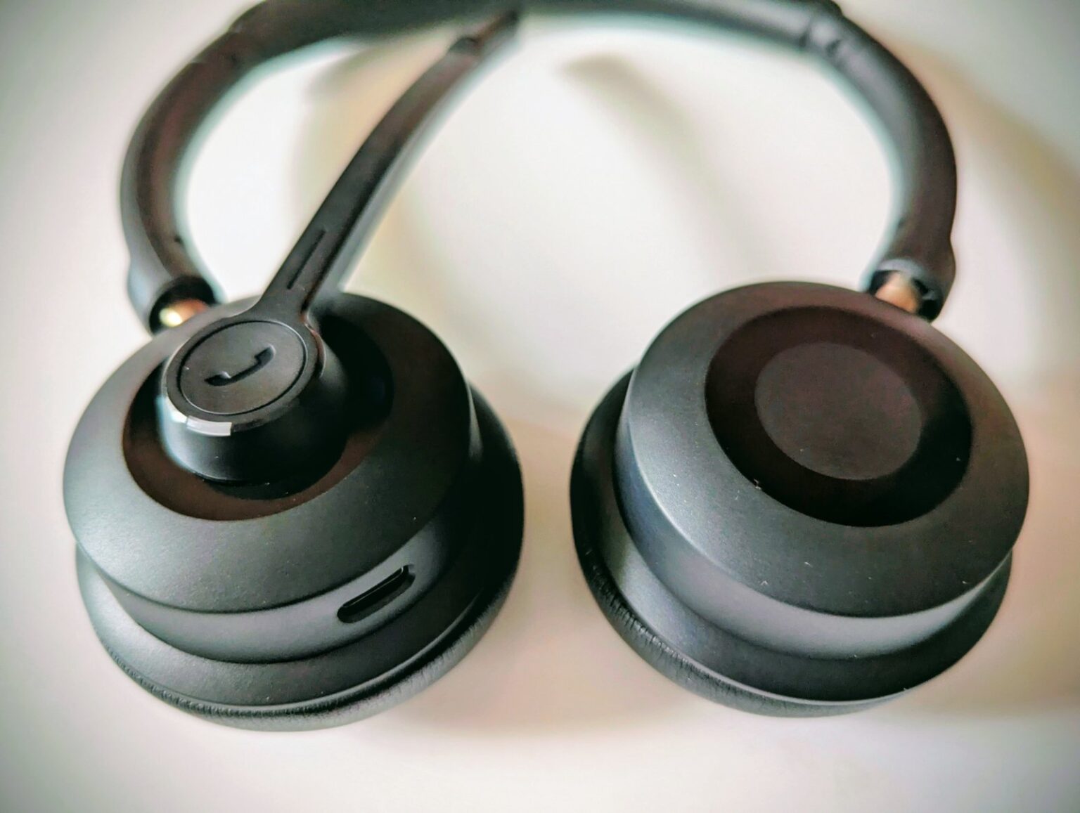 Zestaw słuchawkowy idealny do pracy - Recenzja Creative Chat Wireless