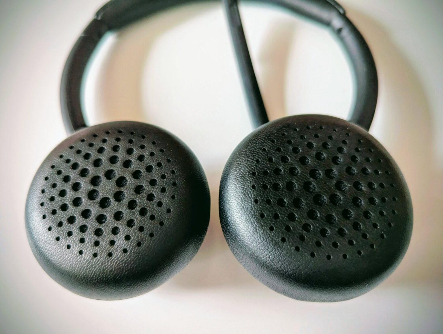 Zestaw słuchawkowy idealny do pracy - Recenzja Creative Chat Wireless