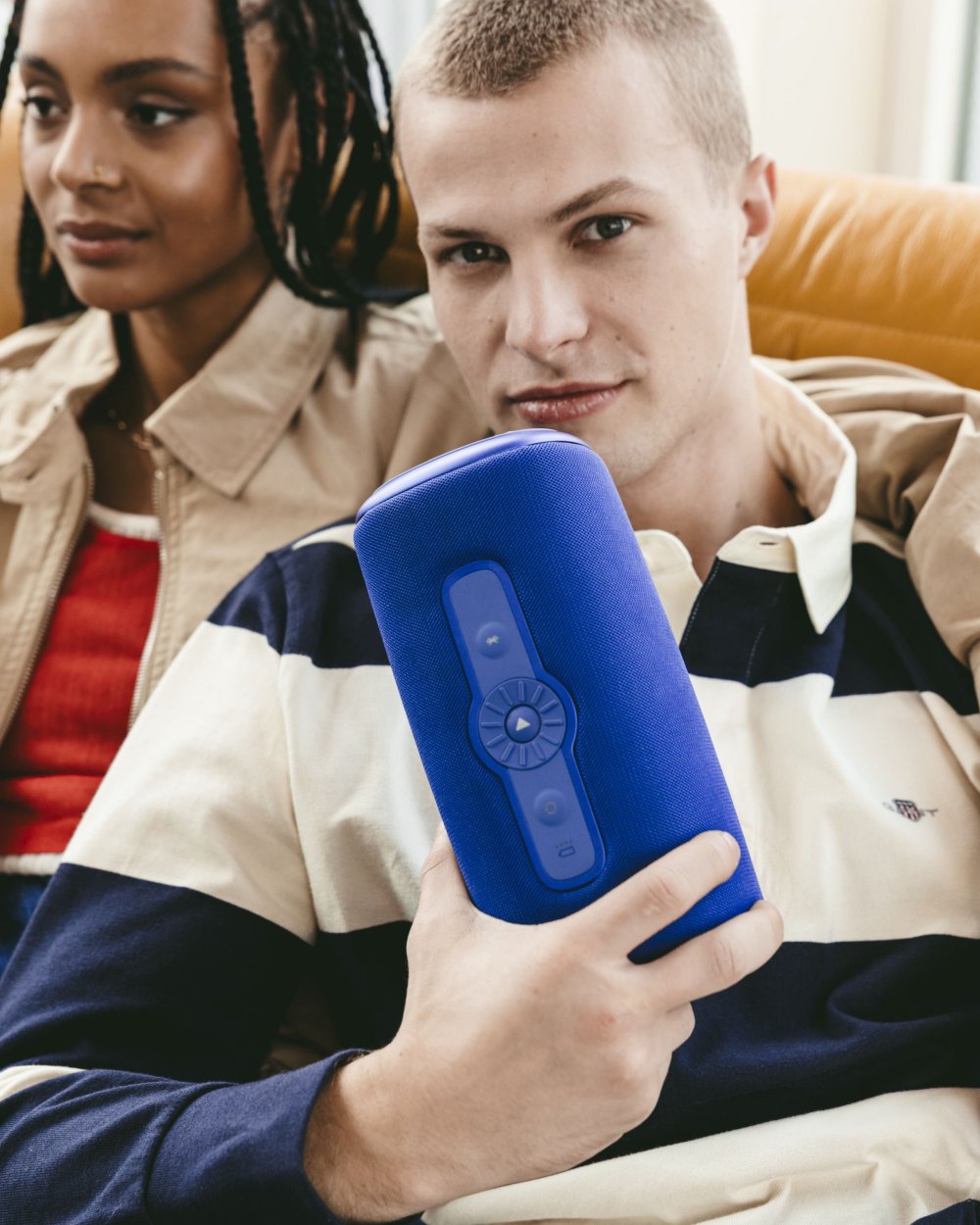 Tryb imprezowy na nartach: dwa telefony, jeden głośnik i zero kłótni o DJ-a