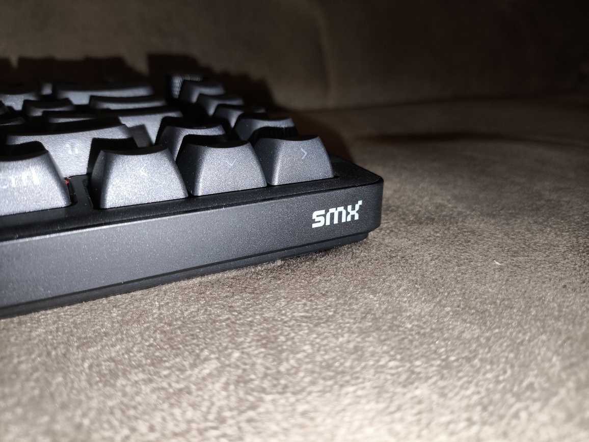 SMX Kishu Jelly Switch Void black - test klawiatury. Tanio i przyzwoicie. A do tego jak to fajnie klika