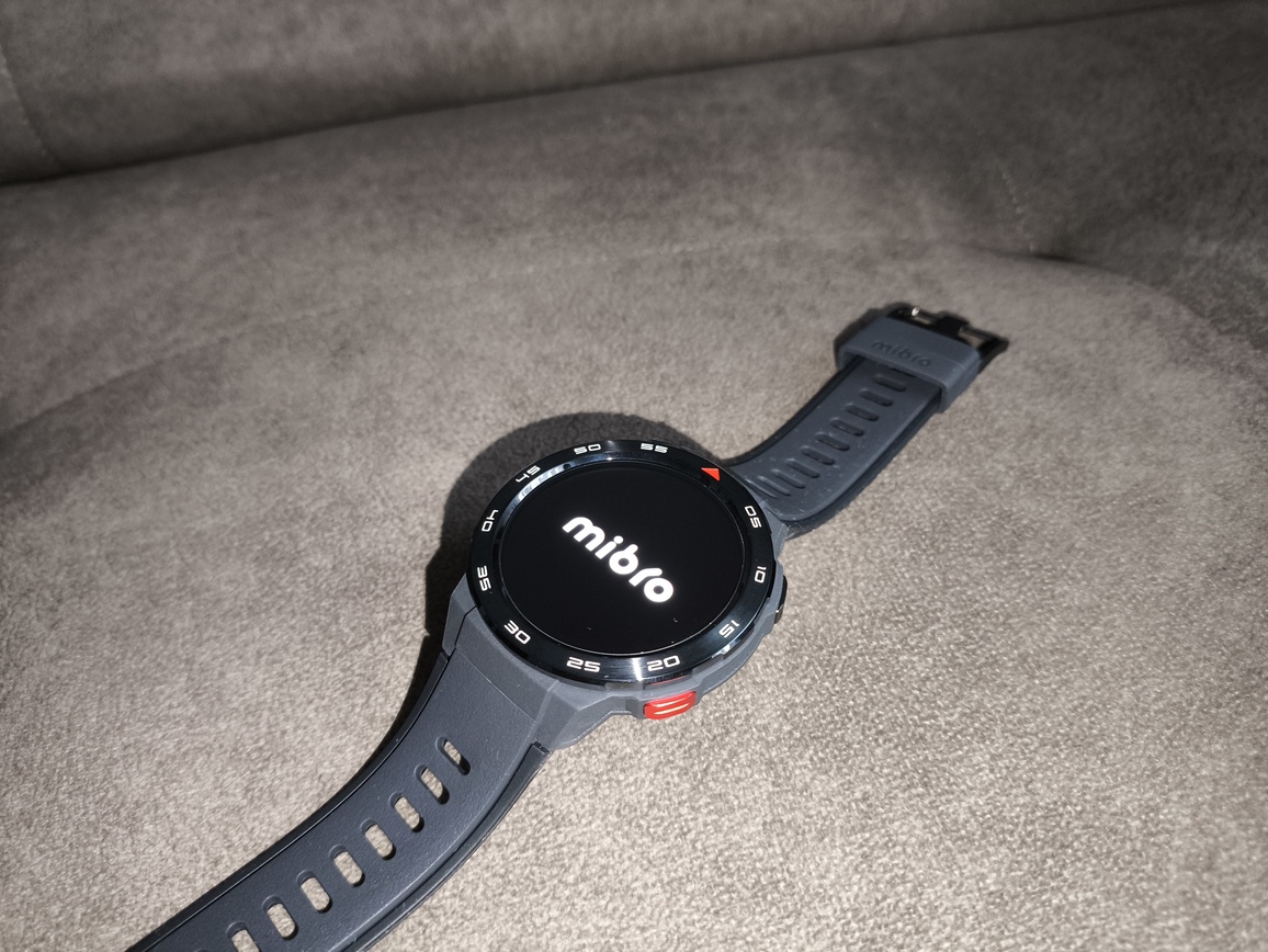 Mibro GS Pro – test smartwatcha. Solidny wygląd, świetny ekran i długi czas pracy, ale z kompromisami