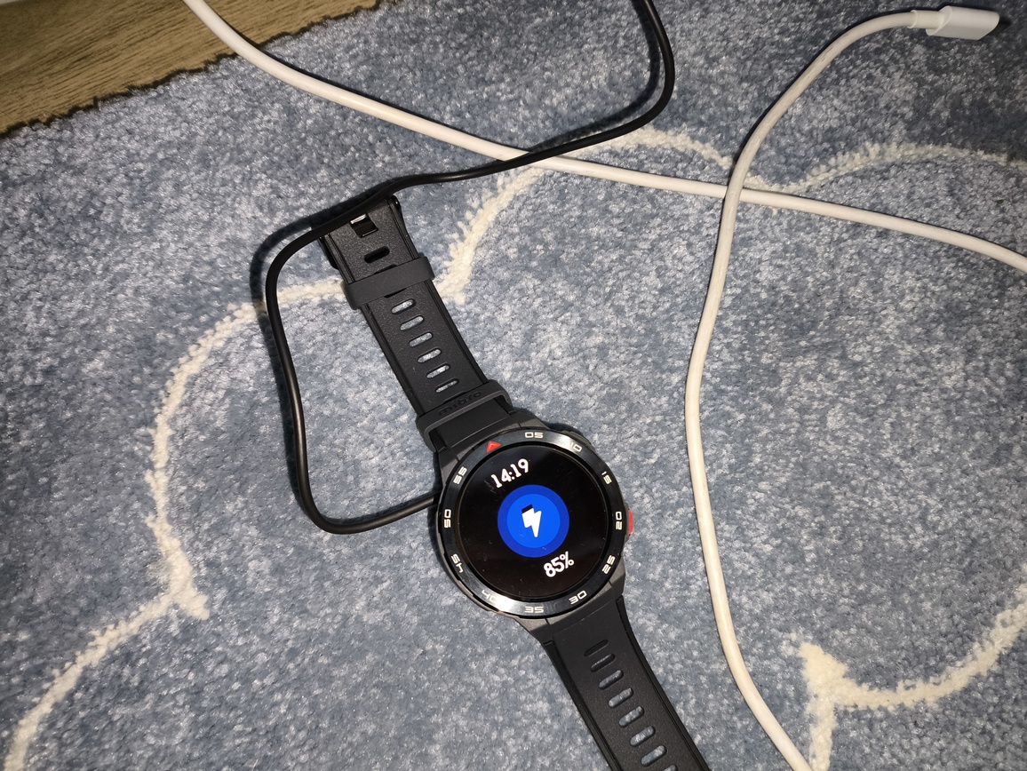 Mibro GS Pro – test smartwatcha. Solidny wygląd, świetny ekran i długi czas pracy, ale z kompromisami