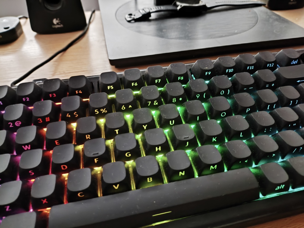 SMX Kishu Jelly Switch Void black - test klawiatury. Tanio i przyzwoicie. A do tego jak to fajnie klika