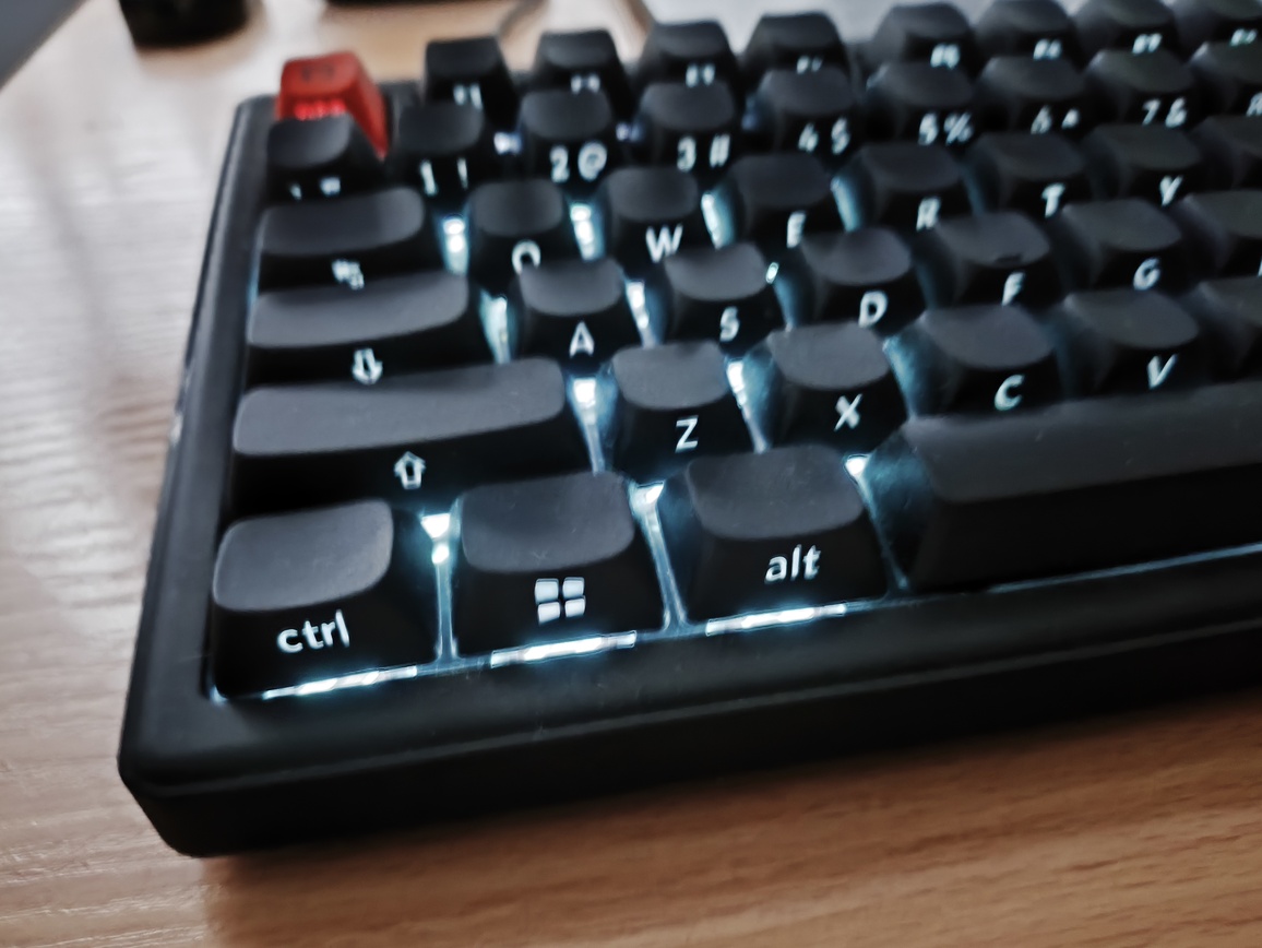 SMX Kishu Jelly Switch Void black - test klawiatury. Tanio i przyzwoicie. A do tego jak to fajnie klika