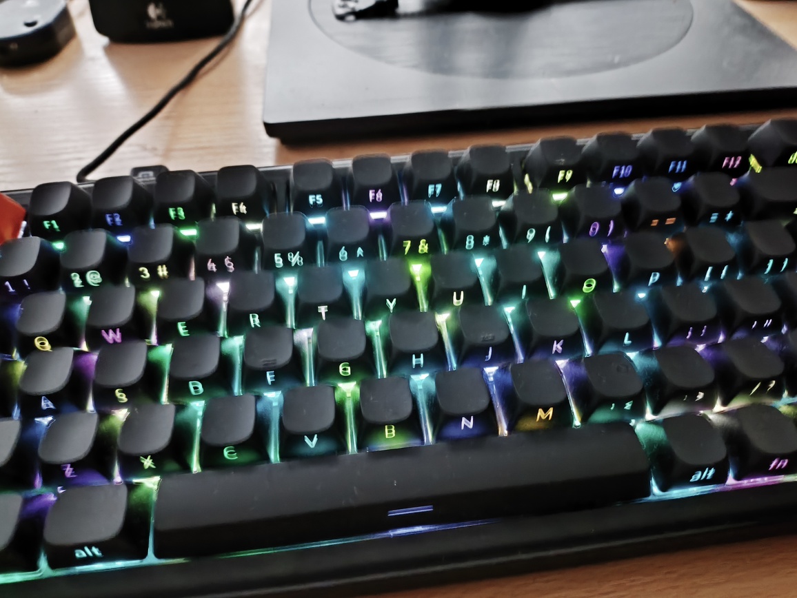 SMX Kishu Jelly Switch Void black - test klawiatury. Tanio i przyzwoicie. A do tego jak to fajnie klika