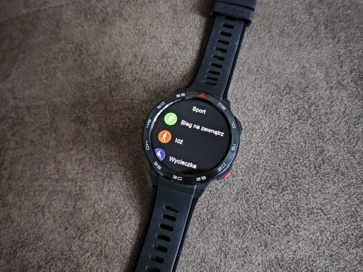 Mibro GS Pro – test smartwatcha. Solidny wygląd, świetny ekran i długi czas pracy, ale z kompromisami