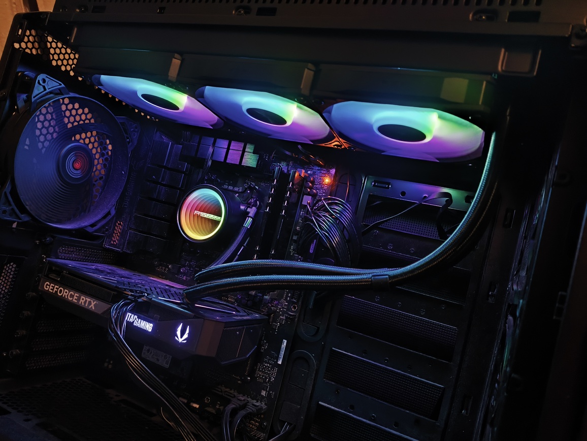 FSP AE36 - test chłodzenia AIO. Może i dość tanio w zakupie, ale mało wydajnie jak na AIO 360 mm. I do tego bardzo głośno