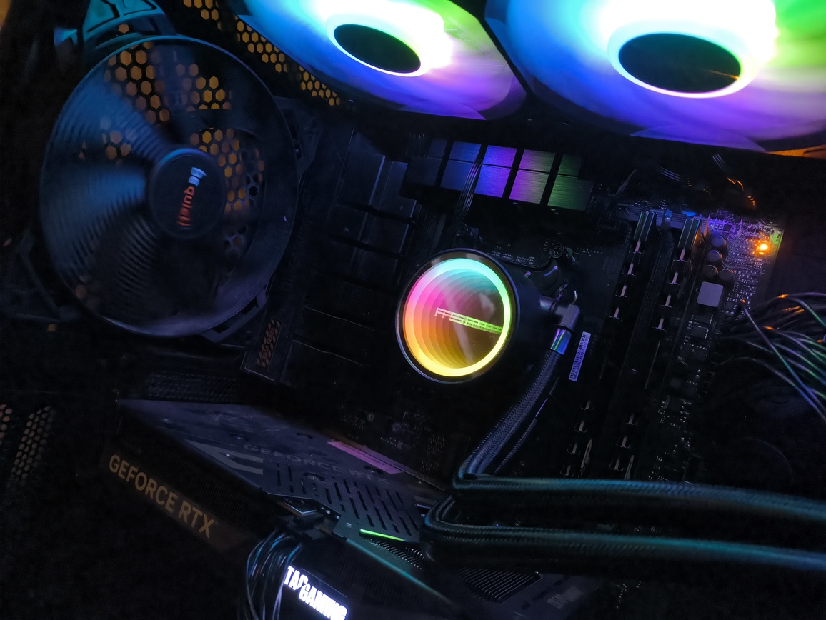 FSP AE36 - test chłodzenia AIO. Może i dość tanio w zakupie, ale mało wydajnie jak na AIO 360 mm. I do tego bardzo głośno