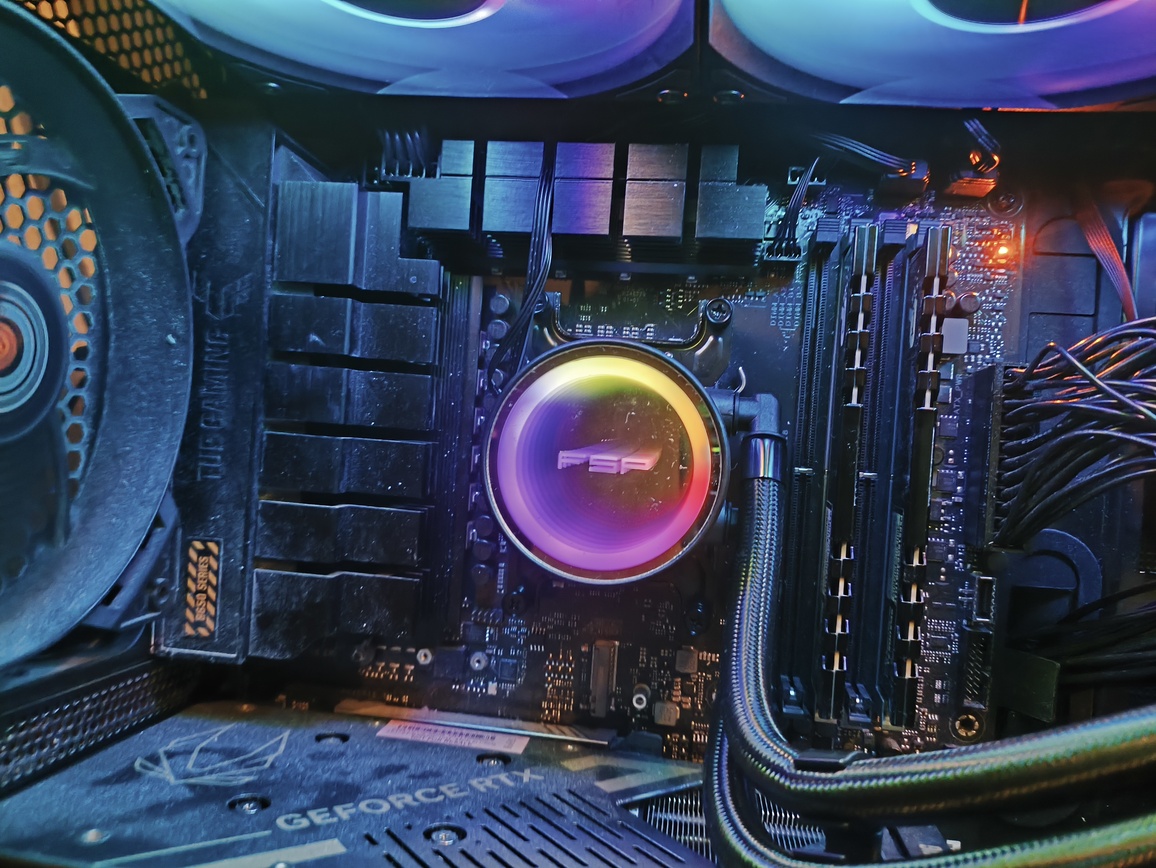 FSP AE36 - test chłodzenia AIO. Może i dość tanio w zakupie, ale mało wydajnie jak na AIO 360 mm. I do tego bardzo głośno