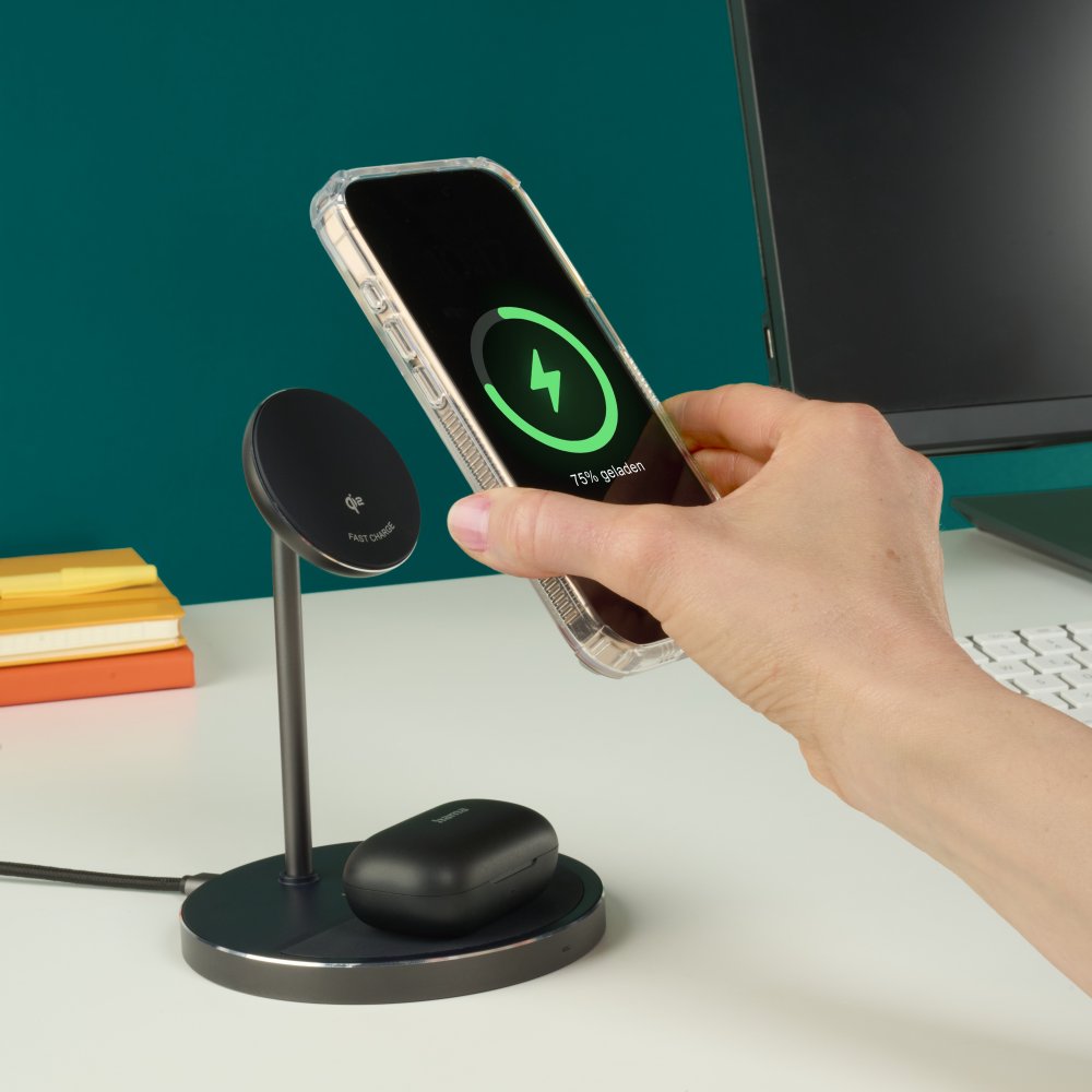 Premiera ładowarki indukcyjnej Hama Stand 2w1 Qi2 Fast Charge o mocy 15 W na iPhone'a i słuchawki
