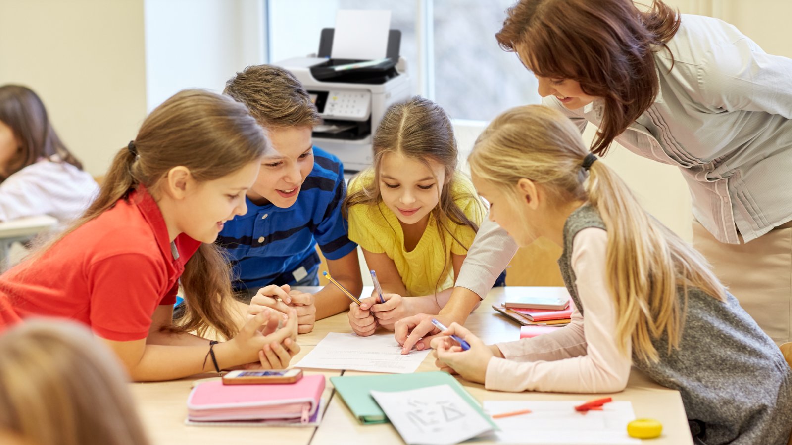 Badanie Epson: w czasach AI podstawy edukacji nabierają jeszcze większego znaczenia